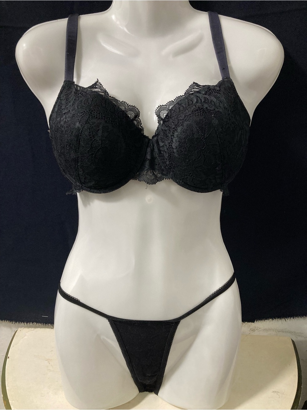 Women's Black Lace Bra & Thong Set